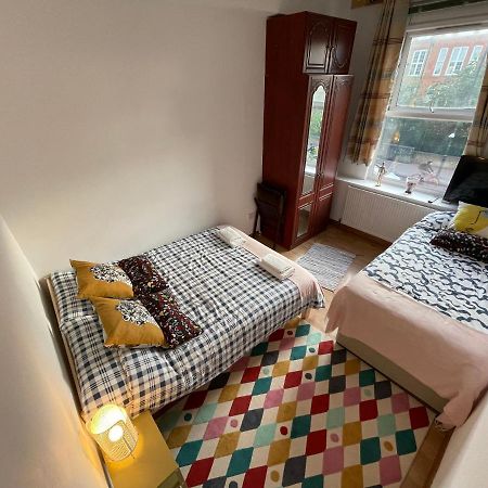 Spacious Family Flat Londra Exterior foto